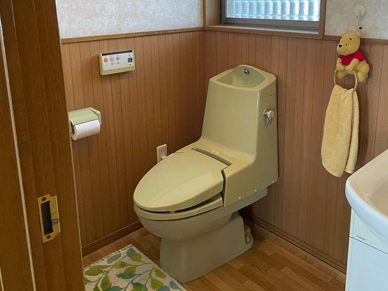水まわりリフォーム施工前　トイレ（一体型）｜滋賀でリフォームするなら匠工房