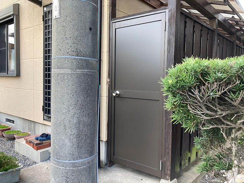 勝手口リフォーム完成 リクシル ロンカラー フラッシュドア|滋賀でリフォームするなら匠工房