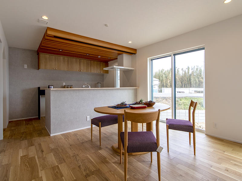 注文住宅新築完成　ダイニング・キッチン｜滋賀で家を建てるなら匠工房
