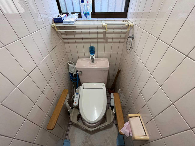 トイレリフォーム施工前　1Fトイレ（分離型）｜滋賀でリフォームするなら匠工房
