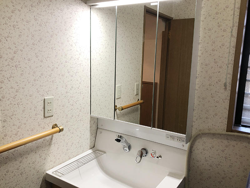 洗面リフォーム完成　洗面台　リクシル　ピアラ｜滋賀でリフォームするなら匠工房