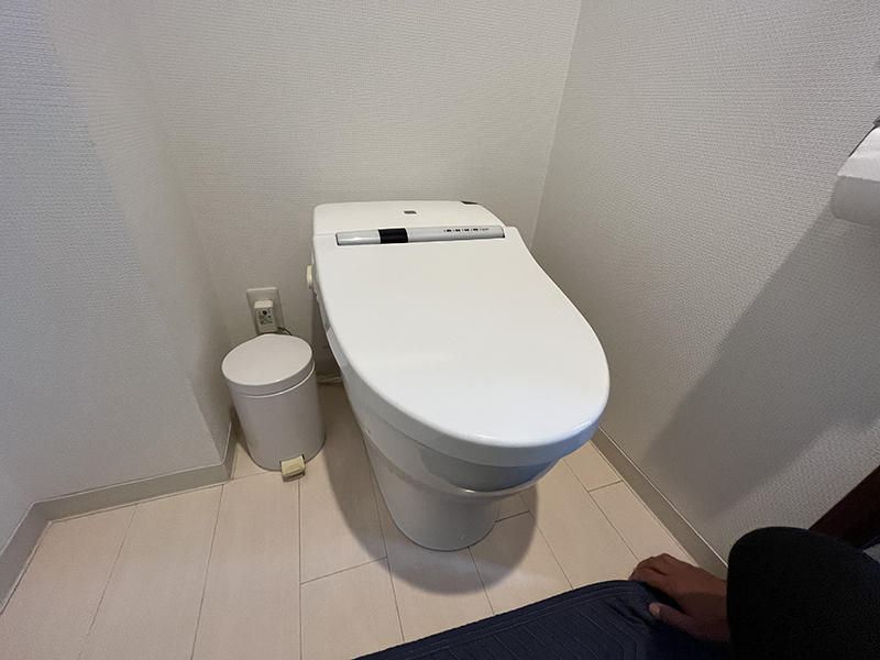 トイレリフォーム施工前　タンクレストイレ｜滋賀でリフォームするなら匠工房