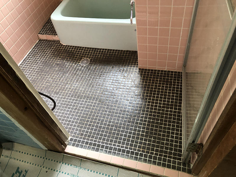 お風呂リフォーム施工前　タイル｜滋賀でリフォームするなら匠工房