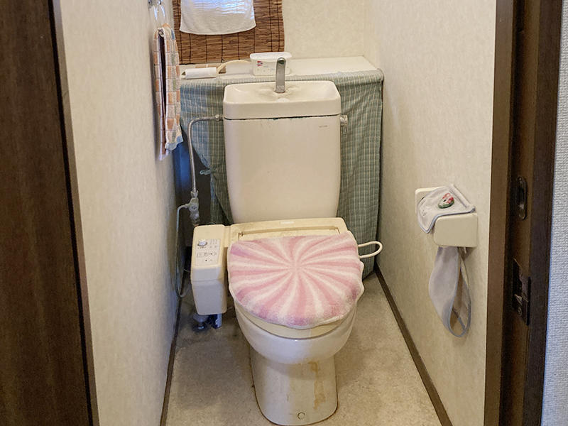 トイレリフォーム施工前　トイレ（分離型）｜滋賀でリフォームするなら匠工房