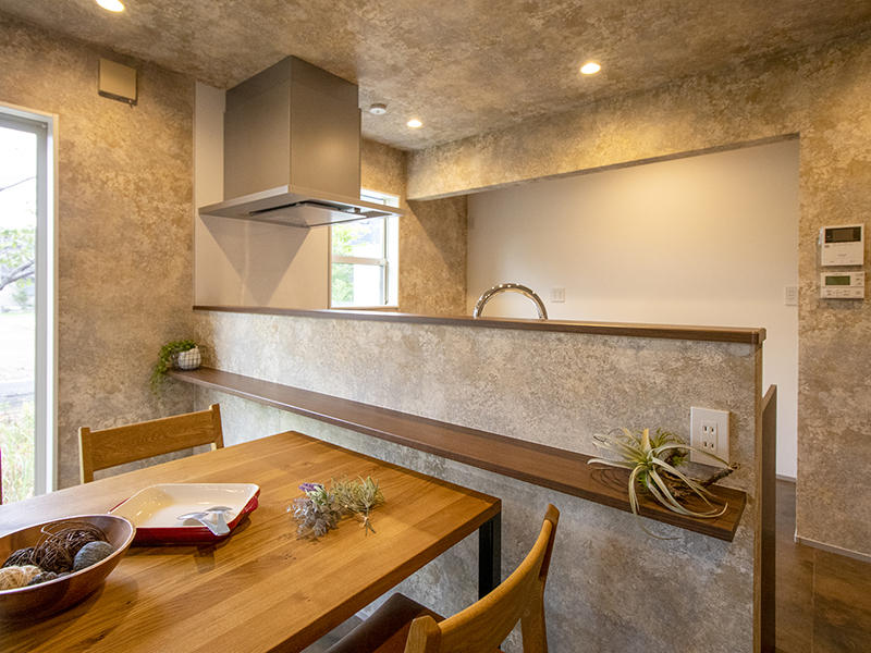 注文住宅新築事例　ダイニングにはカウンターを｜滋賀で家を建てるなら匠工房