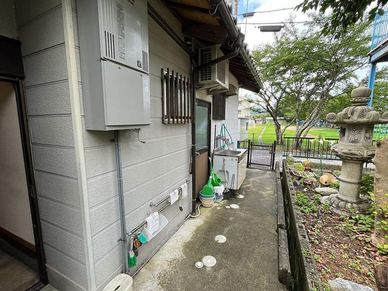 トイレリフォーム施工前　外部｜滋賀でリフォームするなら匠工房