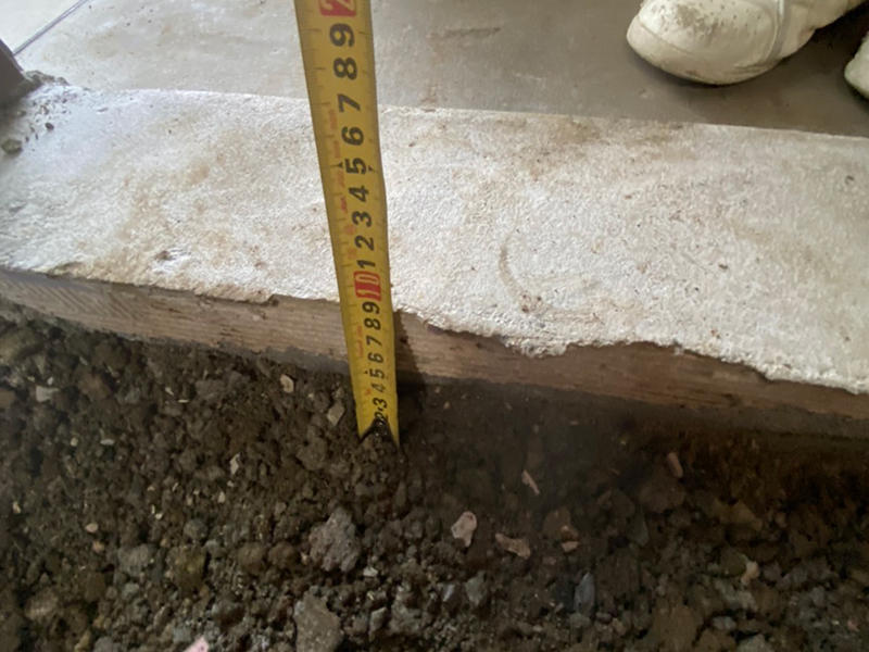 トイレリフォーム施工中　この差を埋めます｜滋賀でリフォームするなら匠工房