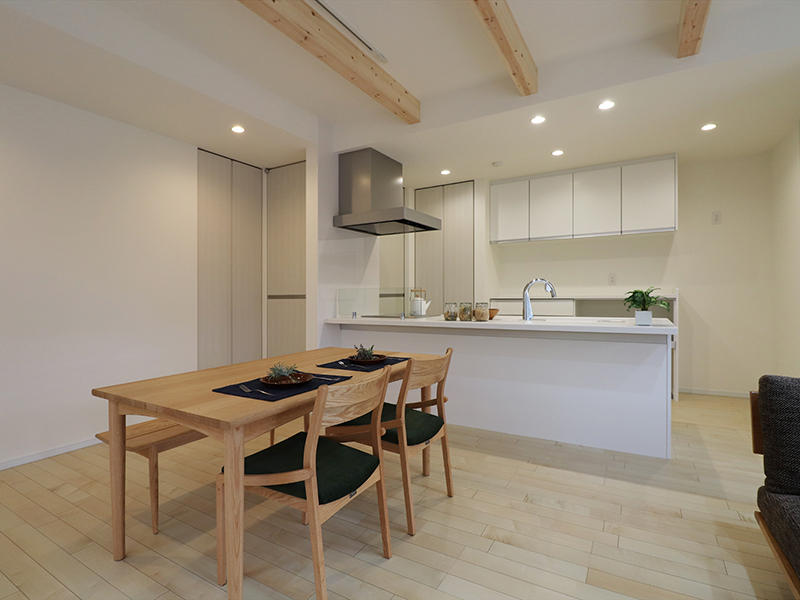 新築フォーセンス完成　ダイニング・キッチン｜滋賀で家を建てるなら