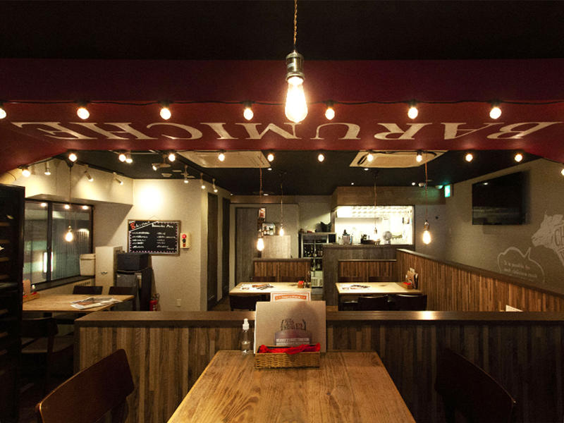 大阪府大阪市 梅田ワイン酒場 バルミチェ様 飲食店 大きなモニターでスポーツ観戦や、貸し切り等も可能なスペース。是非ご利用下さい|滋賀や大阪で店舗リフォームなら匠工房