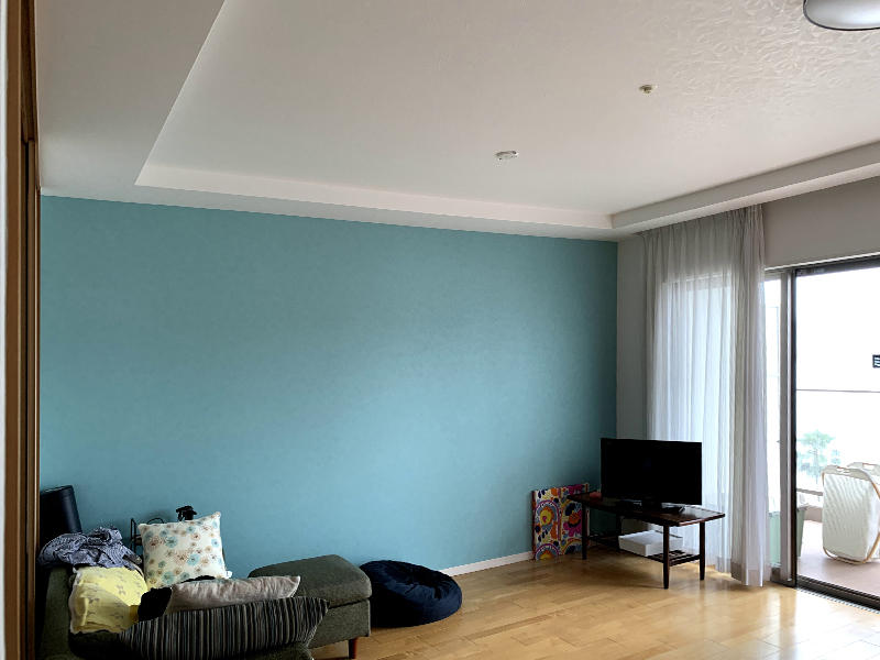 マンションリフォーム完成　リビングアクセントクロス｜滋賀でリフォームするなら匠工房