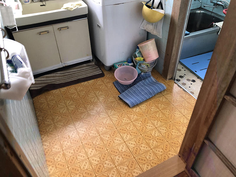 水まわりリフォーム施工前　洗面脱衣室｜滋賀でリフォームするなら匠工房