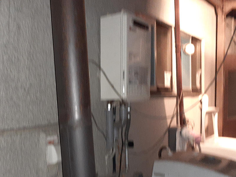 お風呂リフォーム施工前 給湯器|滋賀でリフォームするなら匠工房