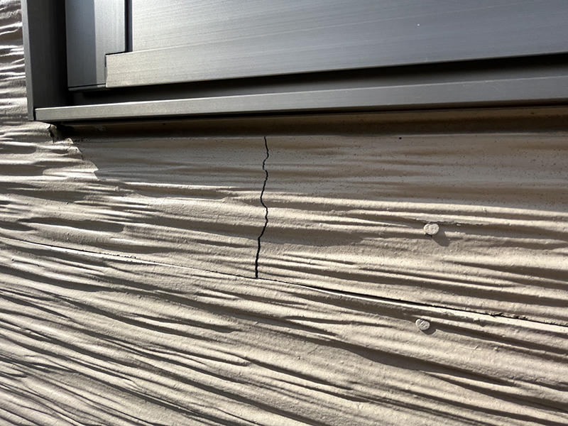 外壁塗装リフォーム施工前 クラック|滋賀でリフォームするなら匠工房