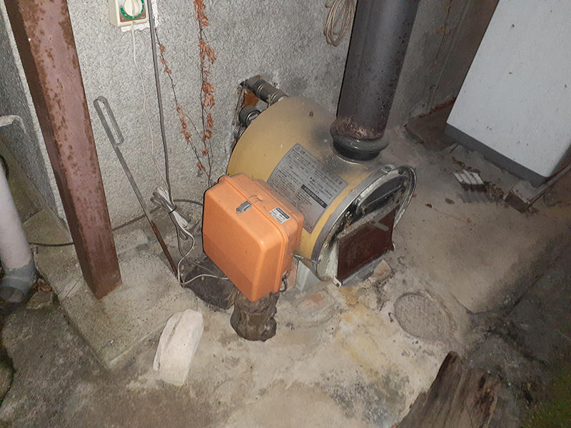 お風呂リフォーム施工前 風呂釜|滋賀でリフォームするなら匠工房