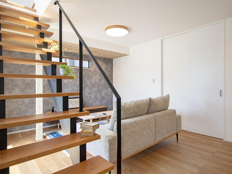 注文住宅新築完成　リビング階段｜滋賀で家を建てるなら匠工房