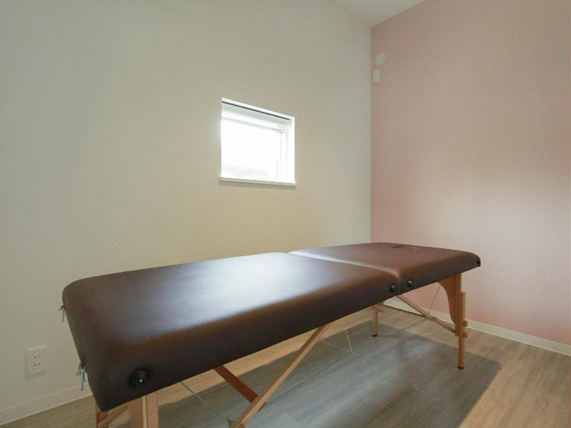 草津市 STORY様　別室でマツエクができるスペースもつくりました｜滋賀や大阪で店舗リフォームなら匠工房