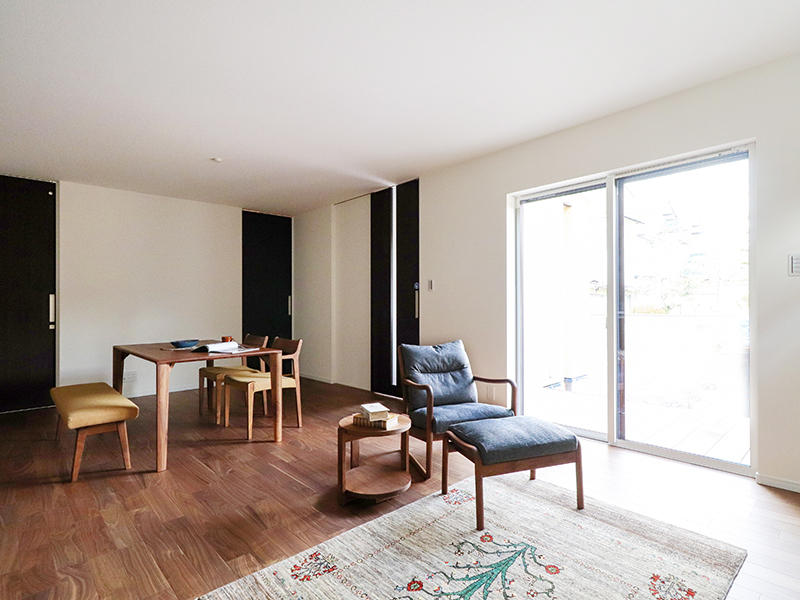 新築フォーセンス　大きな窓で明かりを取り入れ｜滋賀で家を建てるなら匠工房