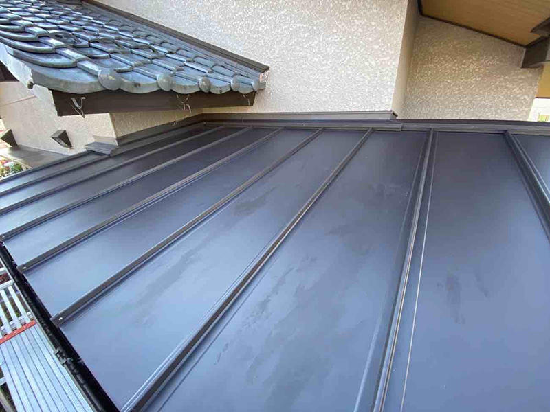 屋根・外壁リフォーム完成　屋根　立平葺き｜滋賀でリフォームするなら匠工房