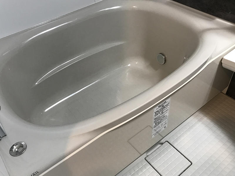 リクシルの新しい浴槽の「ミナモ浴槽」.JPG