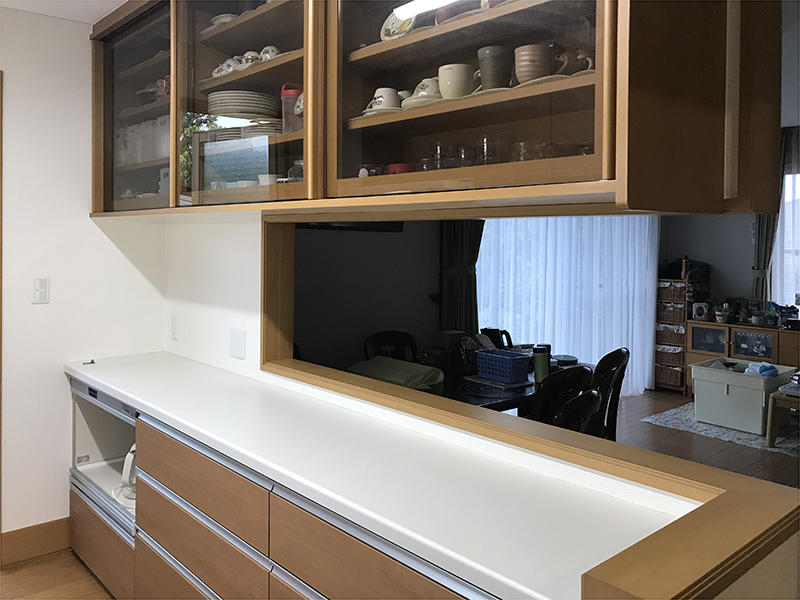 キッチンリフォーム完成　カップボード　リクシル　シエラ｜滋賀でリフォームするなら匠工房