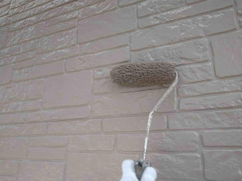 外壁塗装リフォーム施工中　外壁：上塗り　ガイソー　フッ素4ＦⅡ｜滋賀でリフォームするなら匠工房