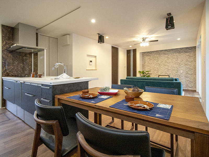 注文住宅新築完成　対面キッチン｜滋賀で家を建てるなら匠工房