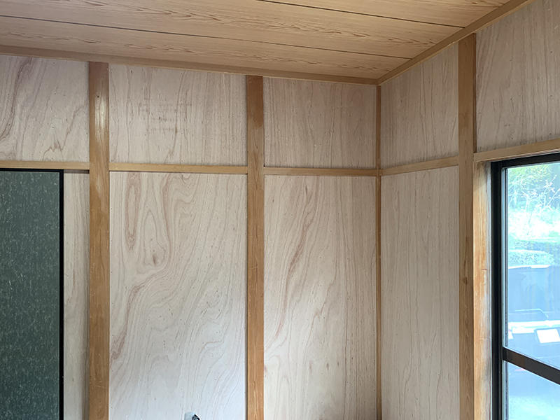 和室リフォーム施工中　壁を上貼り｜滋賀でリフォームするなら匠工房