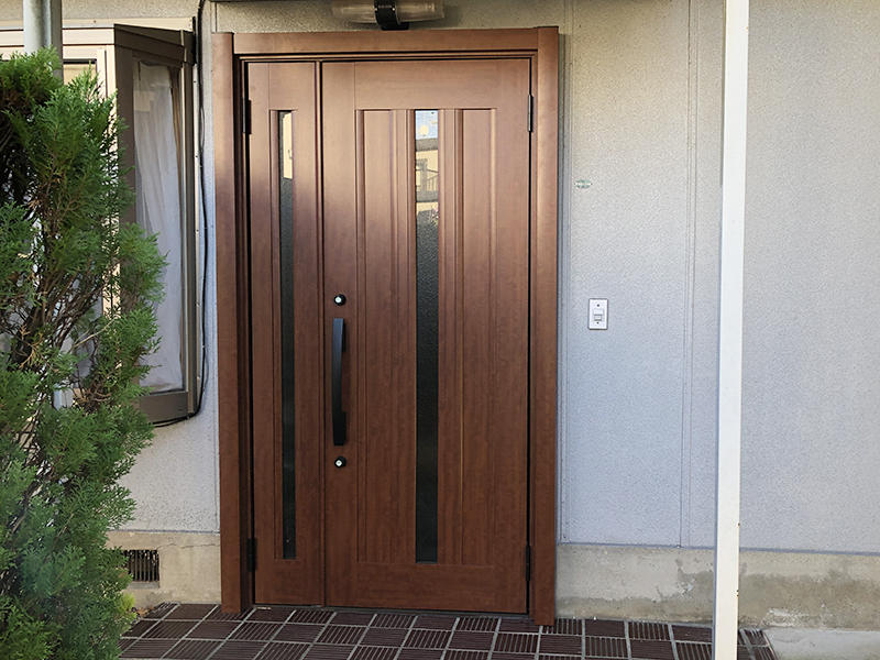 甲賀市玄関ドアリフォーム施工事例