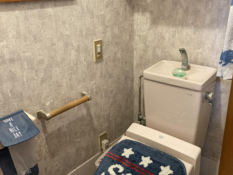 トイレリフォーム施工前　トイレ（分離型）｜滋賀でリフォームするなら匠工房