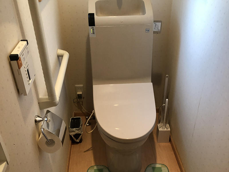 トイレリフォーム施工前　一体型トイレ｜滋賀でリフォームするなら匠工房