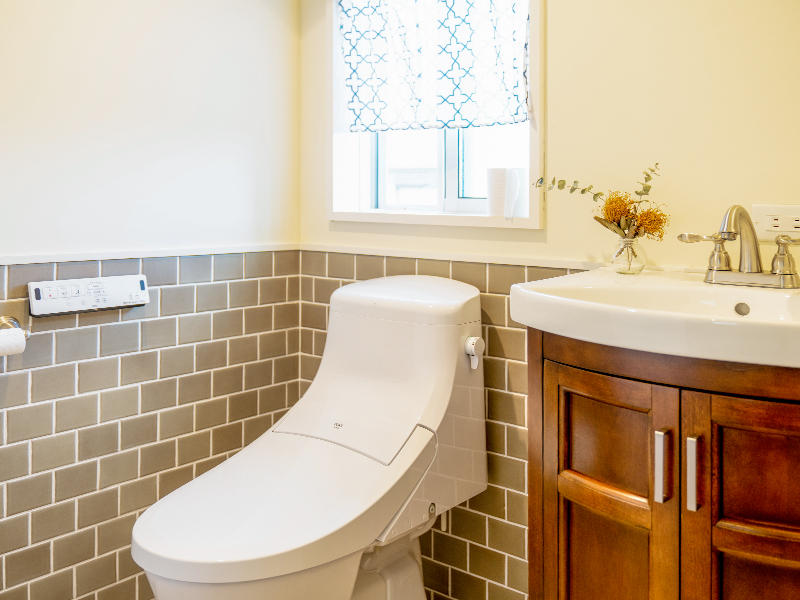 大人の英会話|Nate's English様 壁のタイルが空間に柔らかさを出しています|滋賀や京都で店舗リフォームなら匠工房