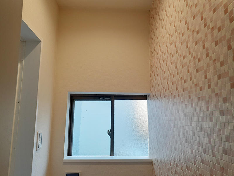 お風呂リフォーム完成 アクセントクロス|滋賀でリフォームするなら匠工房