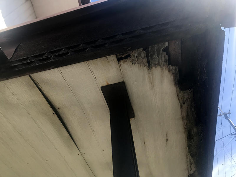 玄関リフォーム施工前　雨漏れ｜滋賀でリフォームするなら匠工房