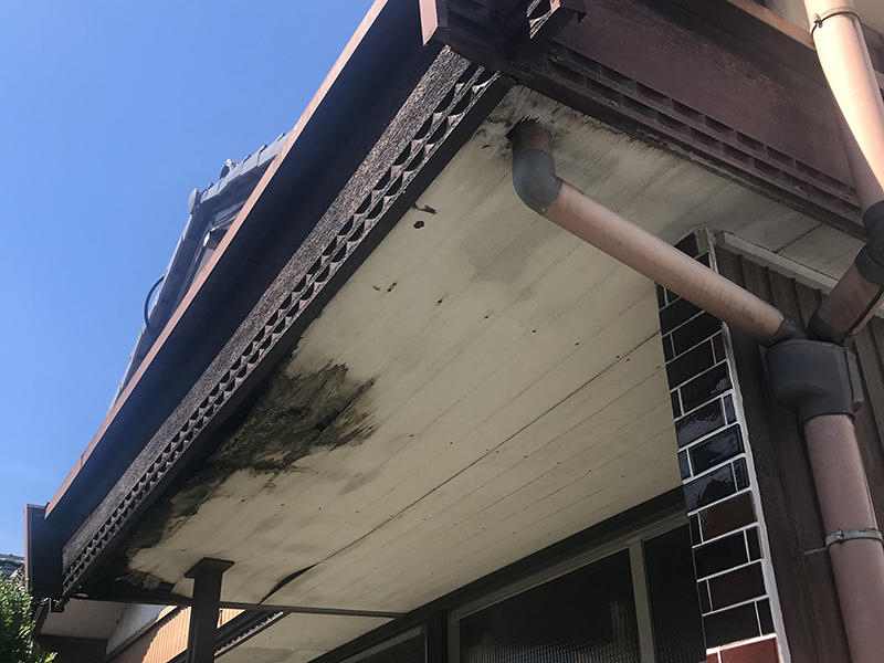 玄関リフォーム施工前　玄関庇｜滋賀でリフォームするなら匠工房