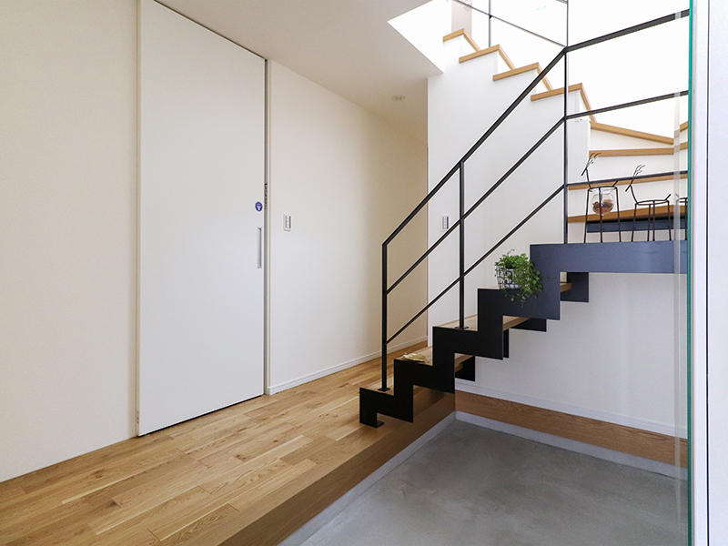 二世帯住宅フォーセンス新築完成｜玄関