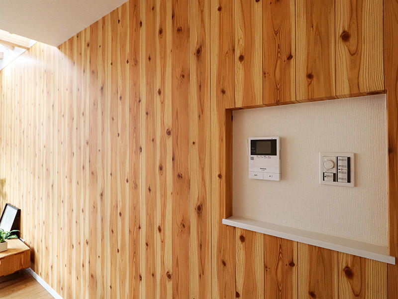 新築フォーセンス完成　アクセントにレッドシダーの羽目板を採用｜滋賀で家を建てるなら匠工房