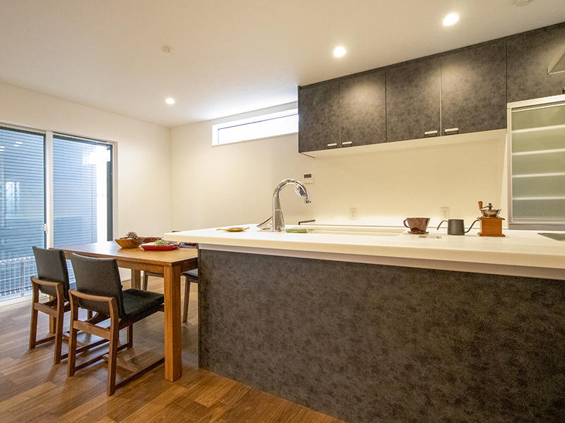 注文住宅新築完成　ダイニング・キッチン｜滋賀で家を建てるなら匠工房
