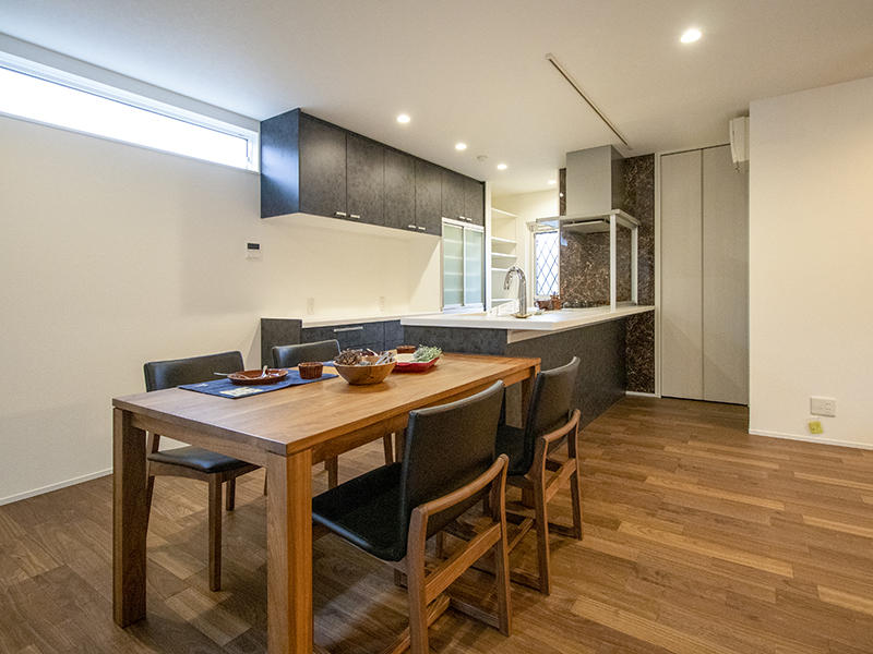 注文住宅新築完成　対面キッチン｜滋賀で家を建てるなら匠工房