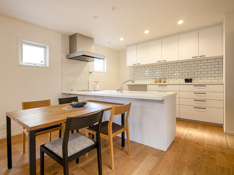 新築ゼロキューブ完成　ダイニング・キッチン｜滋賀で家を建てるなら匠工房