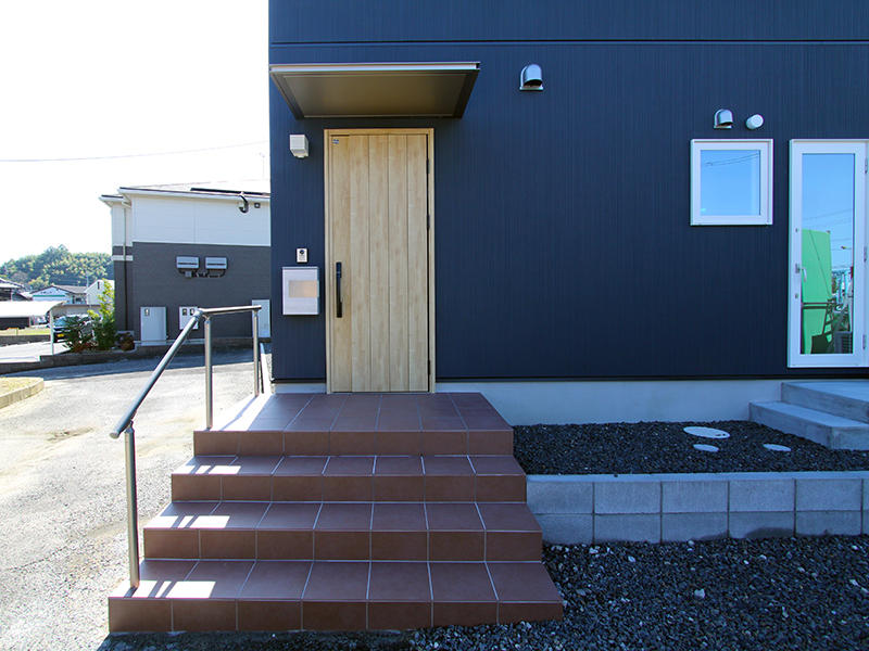 新築ゼロキューブ完成　アプローチ｜滋賀で家を建てるなら匠工房