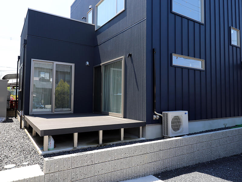 新築ゼロキューブ完成　ウッドデッキスペース｜滋賀で家を建てるなら匠工房