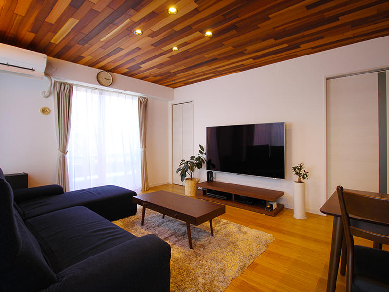 マンションリフォーム完成　天井にはレッドシダーを｜滋賀でリフォームするなら匠工房