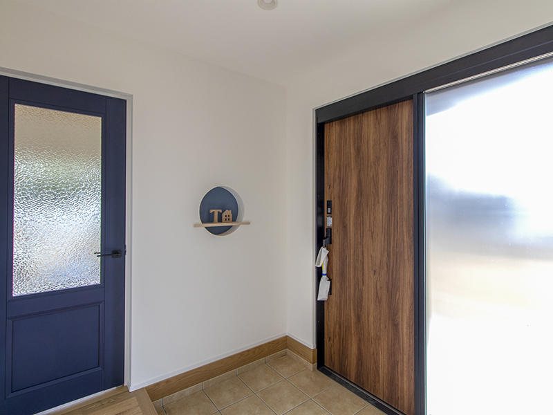 注文住宅新築完成　玄関ホール｜滋賀で家を建てるなら匠工房