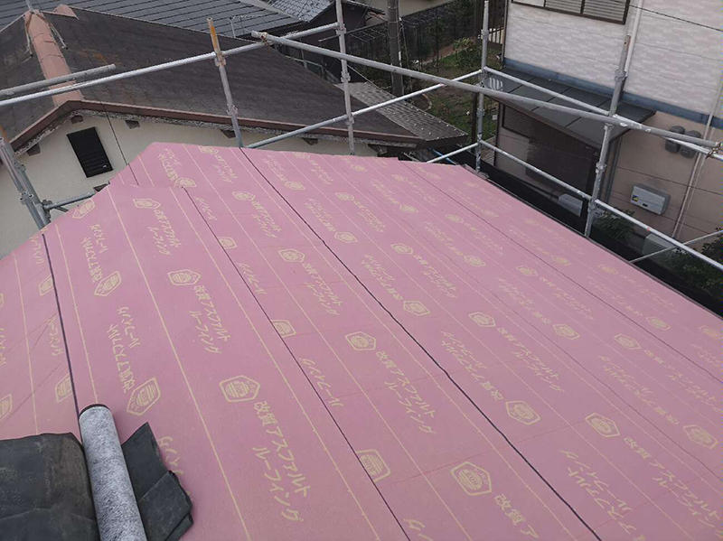 屋根リフォーム施工中 防水シート貼り|滋賀でリフォームするなら匠工房