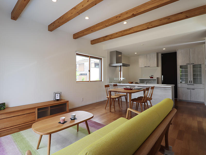 LDK　見せ梁がおしゃれに