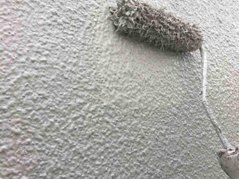 外装リフォーム施工中　外壁　上塗り　ガイソーウォール4F｜滋賀でリフォームするなら匠工房