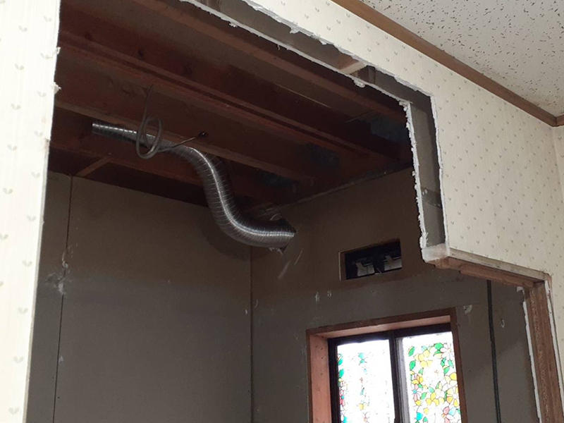 お風呂リフォーム施工中　お風呂を解体｜滋賀でリフォームするなら匠工房