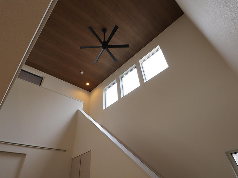 新築フォーセンス完成　吹き抜け階段｜滋賀で家を建てるなら匠工房