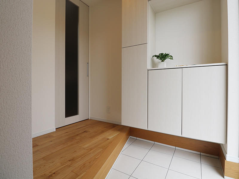 新築フォーセンス完成　玄関ホール｜滋賀で家を建てるなら匠工房