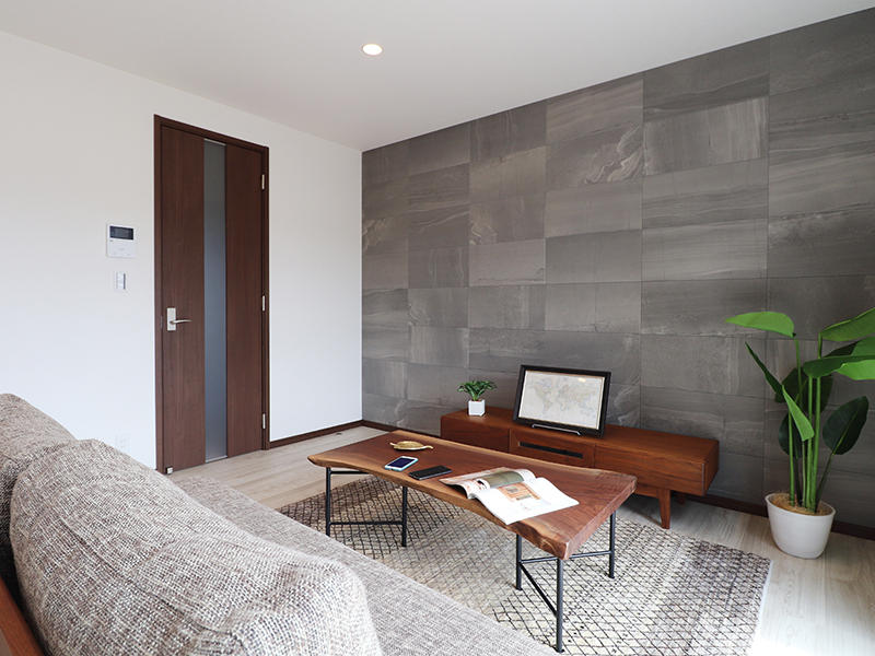 新築ゼロキューブ完成　アクセントにエコカラット｜滋賀で家を建てるなら匠工房